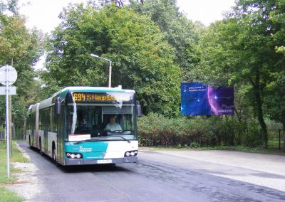 Bus, Fähre und Stadtbahnen