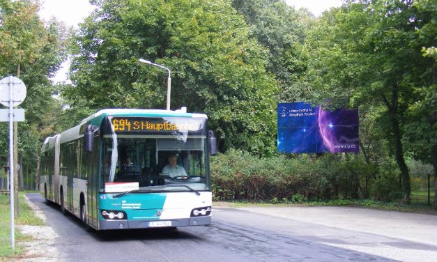 Bus, Fähre und Stadtbahnen